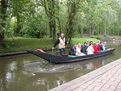 punt on canal in amiens